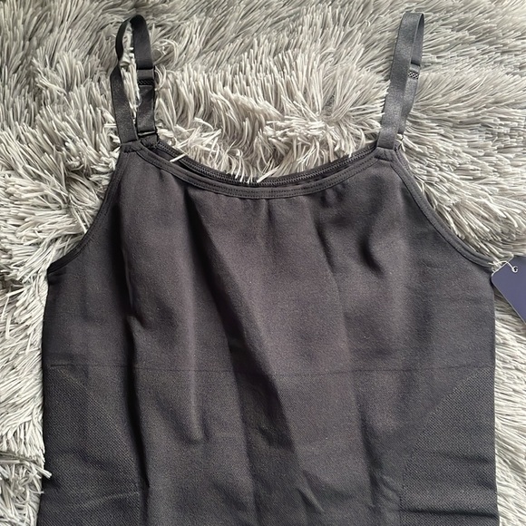 Empetua by Shapermint Scoop Neck Cami - Picture 6 of 14